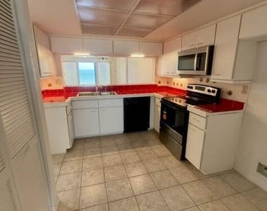 6770 Ridgewood Avenue - Photo Thumbnail 6