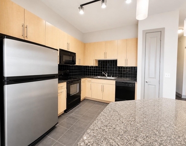 3660 Richmond St Avenue - Photo Thumbnail 4