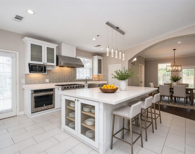 9715 Atwell Drive - Photo Thumbnail 5