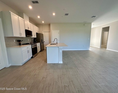 1326 Seeley Circle Nw - Photo Thumbnail 11