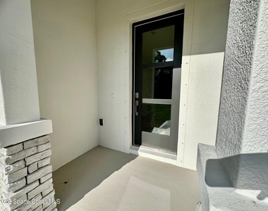 1326 Seeley Circle Nw - Photo Thumbnail 3
