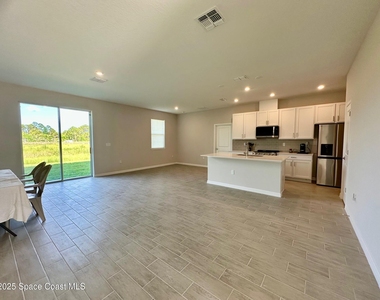 1326 Seeley Circle Nw - Photo Thumbnail 13