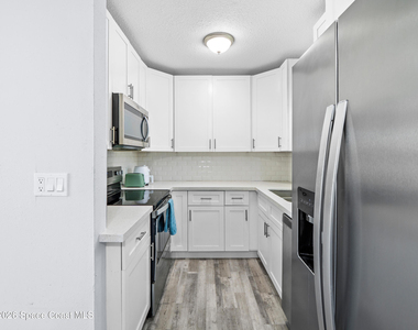 311 W University Boulevard - Photo Thumbnail 8