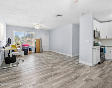 311 W University Boulevard - Photo Thumbnail 4