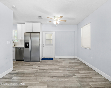 311 W University Boulevard - Photo Thumbnail 7