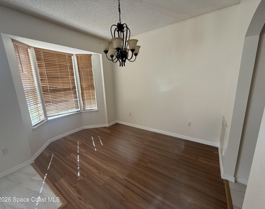 2741 Woodstream Circle - Photo Thumbnail 4