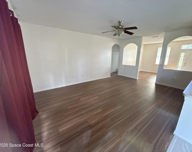 2741 Woodstream Circle - Photo Thumbnail 9
