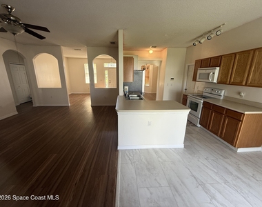 2741 Woodstream Circle - Photo Thumbnail 6