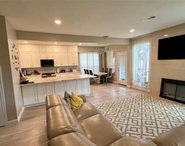22430 Tullis Trail Ct - Photo Thumbnail 3