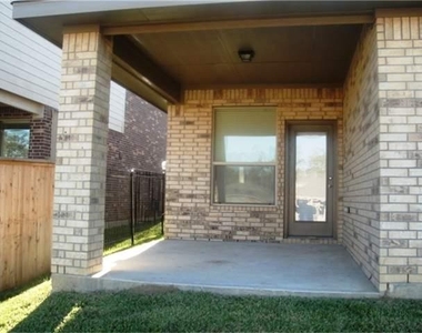 42 Black Swan Court - Photo Thumbnail 3