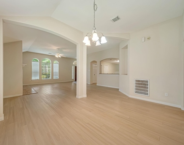 12810 Lake Shore Drive - Photo Thumbnail 4