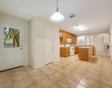 12810 Lake Shore Drive - Photo Thumbnail 11