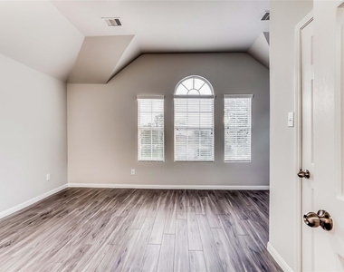 5405 Rio Ramos Court - Photo Thumbnail 11