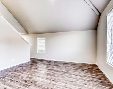 5405 Rio Ramos Court - Photo Thumbnail 9