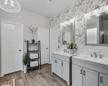 11103 Canyon Brook Court - Photo Thumbnail 12