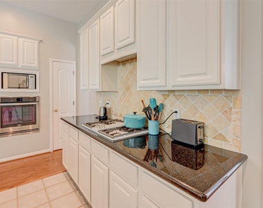 1107 Parkhaven Lane - Photo Thumbnail 5