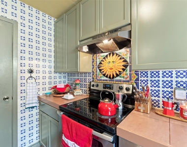 11710 Southlake Drive - Photo Thumbnail 16