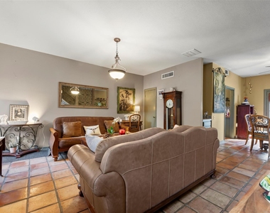 11710 Southlake Drive - Photo Thumbnail 5