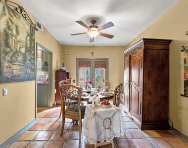 11710 Southlake Drive - Photo Thumbnail 10