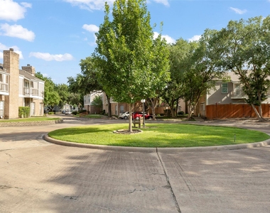 11710 Southlake Drive - Photo Thumbnail 3