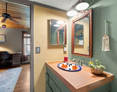 11710 Southlake Drive - Photo Thumbnail 23