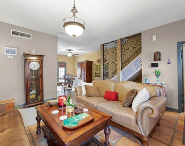 11710 Southlake Drive - Photo Thumbnail 4