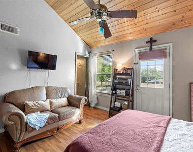 11710 Southlake Drive - Photo Thumbnail 25