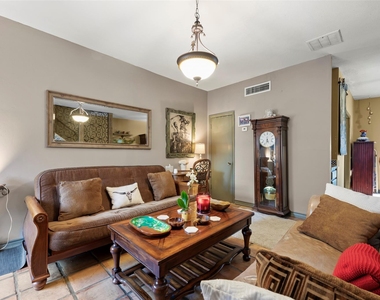 11710 Southlake Drive - Photo Thumbnail 6