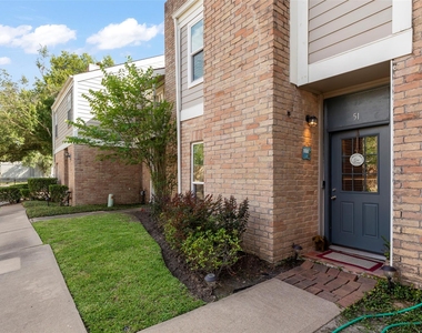 11710 Southlake Drive - Photo Thumbnail 1