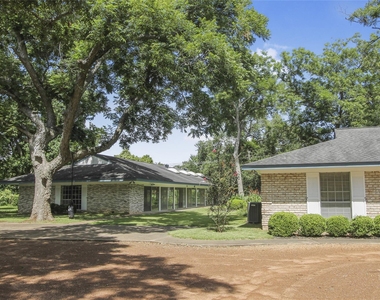 536 Oak Drive - Photo Thumbnail 3