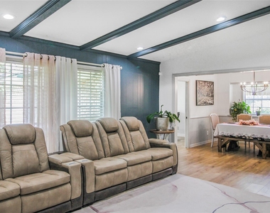 536 Oak Drive - Photo Thumbnail 6