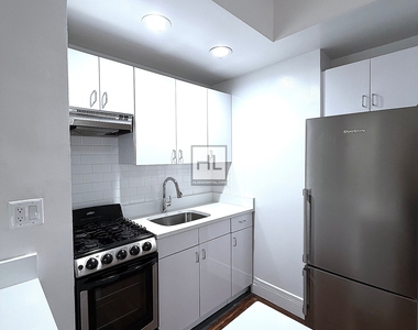 East 46 Street - Photo Thumbnail 1