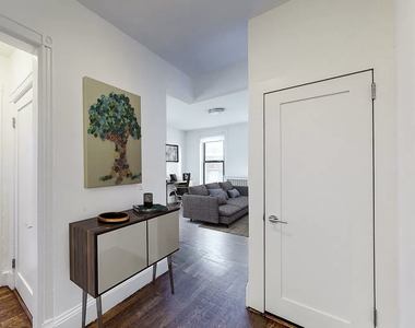 East 91 Street - Photo Thumbnail 1