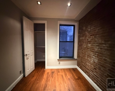 East 116th Street - Photo Thumbnail 2