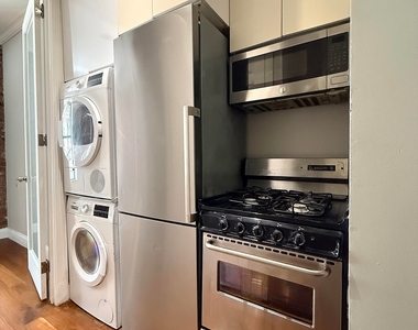 East 116th Street - Photo Thumbnail 5