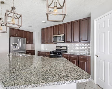 20805 Langworth Place - Photo Thumbnail 20