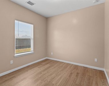 1111 Road 5102 - Photo Thumbnail 13
