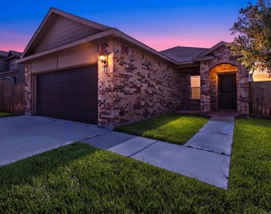 1111 Road 5102 - Photo Thumbnail 3