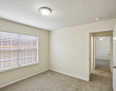 16911 Bouldgreen - Photo Thumbnail 25