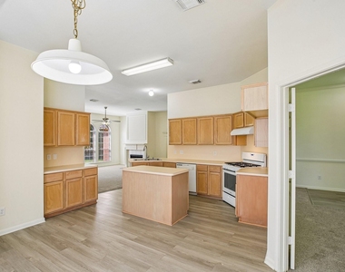 16911 Bouldgreen - Photo Thumbnail 13