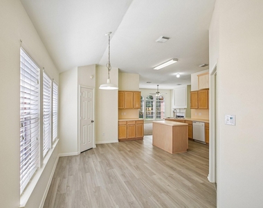 16911 Bouldgreen - Photo Thumbnail 12