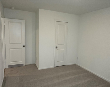 6209 Alder Creek - Photo Thumbnail 21