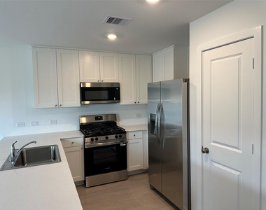 6209 Alder Creek - Photo Thumbnail 8