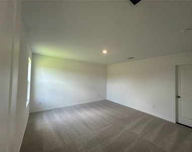 6209 Alder Creek - Photo Thumbnail 12
