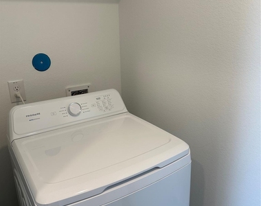 6209 Alder Creek - Photo Thumbnail 24