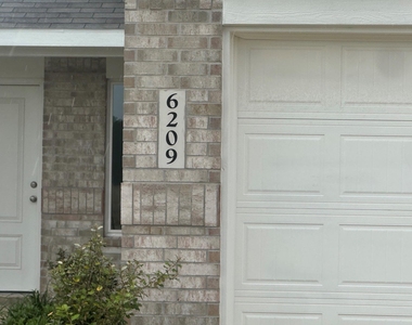 6209 Alder Creek - Photo Thumbnail 2