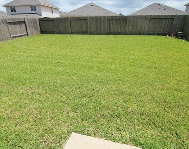 16 Leisure Shore Court - Photo Thumbnail 1