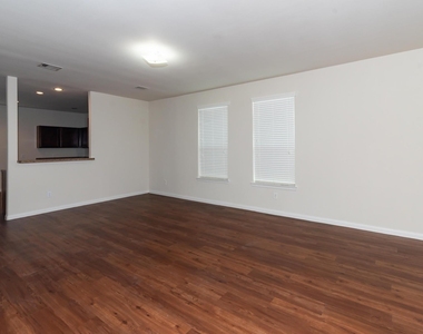 16 Leisure Shore Court - Photo Thumbnail 5