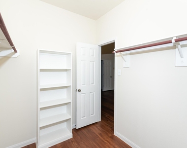 16 Leisure Shore Court - Photo Thumbnail 10