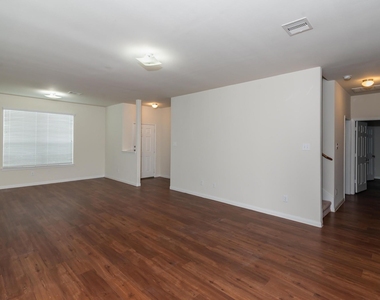 16 Leisure Shore Court - Photo Thumbnail 9